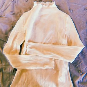 Ribbed White Turtlneck Shirt